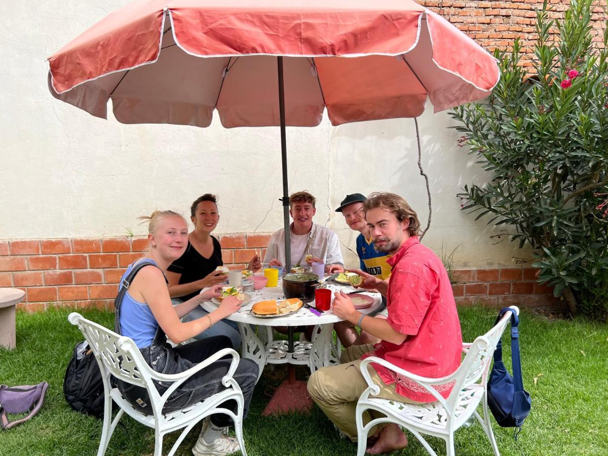 Villa Oropeza Hostel Sucre Exteriör bild