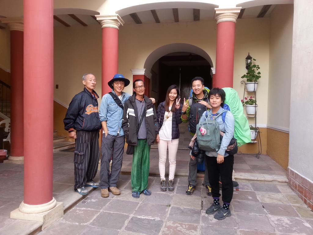 Villa Oropeza Hostel Sucre Exteriör bild