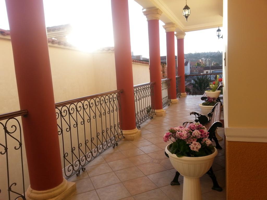 Villa Oropeza Hostel Sucre Exteriör bild