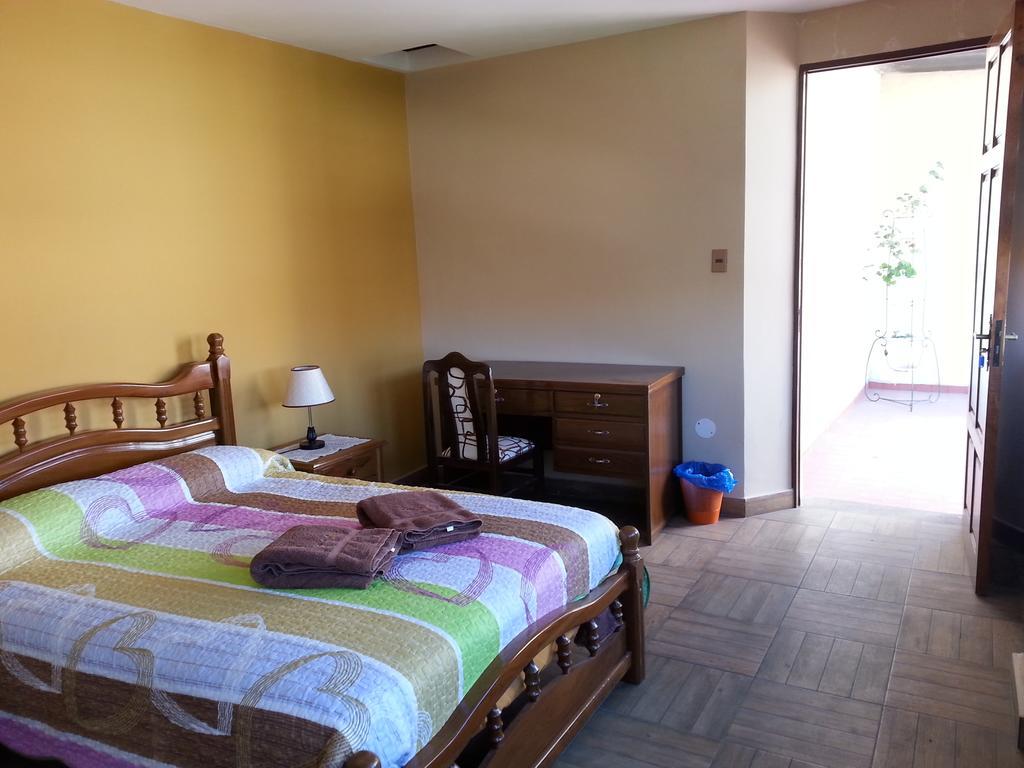 Villa Oropeza Hostel Sucre Exteriör bild